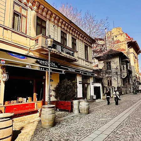 Little In Old Town * Βουκουρέστι